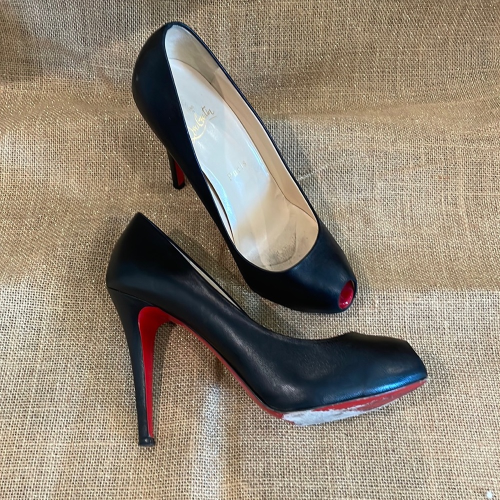 Christian Louboutin Peep Toe heels